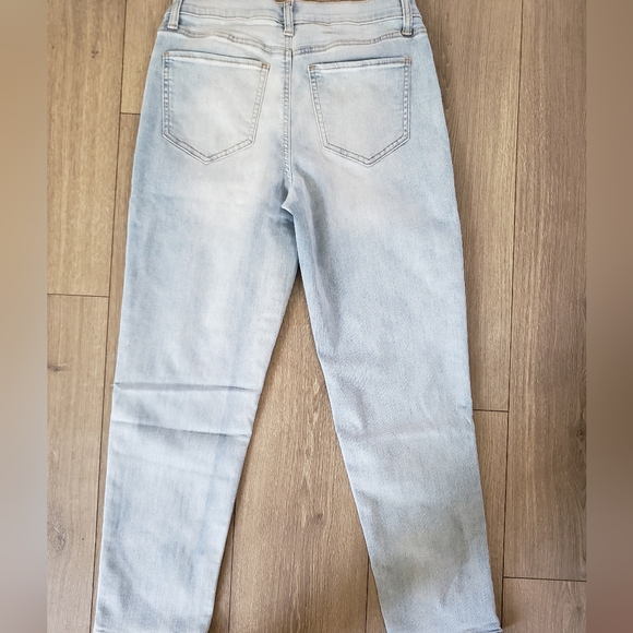 So High Rise Ripped Jeans - Picture 6 of 9